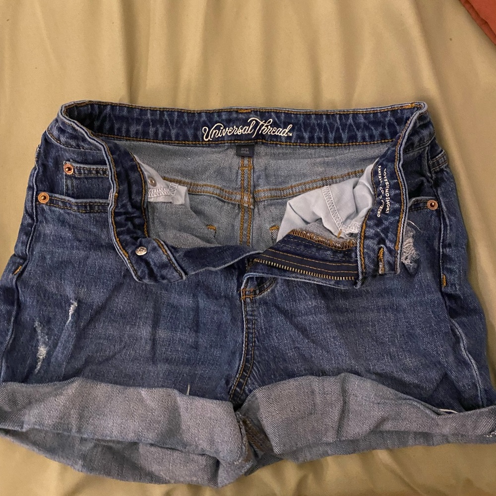 size 2/26r boyfriend style shorts by universal thread